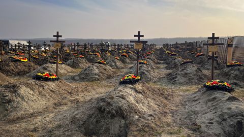 Могили бійців російського ПВК "Вагнера" ​​на кладовищі біля станиці Бакинська в Краснодарському краї Росії 22 січня 2023 року.